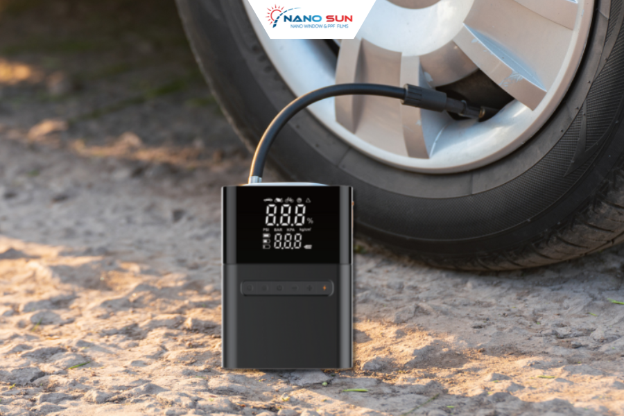 Bơm lốp ô tô mini giúp bơm lốp nhanh, chủ động và an tâm khi đi xa.