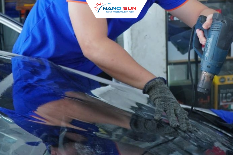Dán phim tại đại lý chính hãng Nanosun – chuẩn kỹ thuật, bền đẹp, bảo hành rõ ràng.