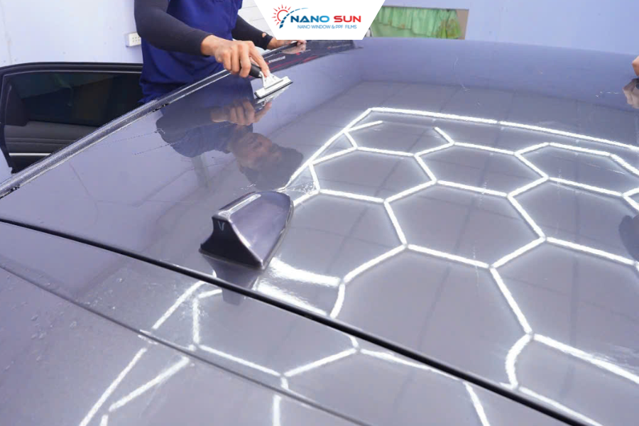 PPF bảo vệ sơn xe chống trầy, tự phục hồi và duy trì độ bóng nguyên bản.