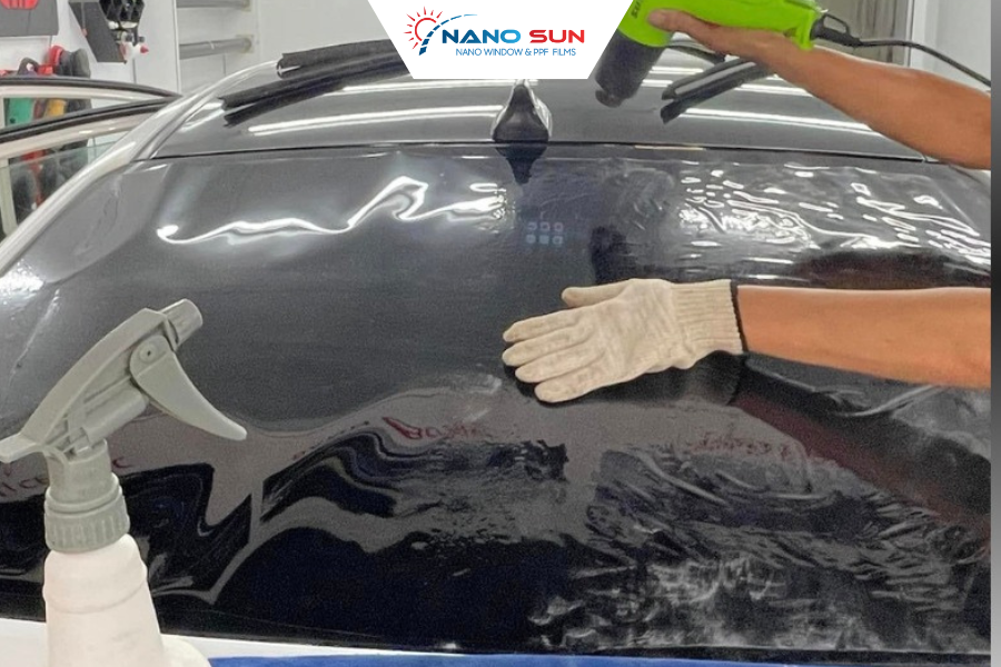 Phim cách nhiệt – lớp giáp giúp xe mát hơn, bền hơn và an toàn hơn  dưới nắng nóng Việt Nam.