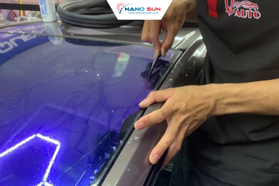 Phim cách nhiệt bền bỉ, bảo hành 10 năm mang đến hiệu quả cản nhiệt ổn định, bảo vệ nội thất và nâng trải nghiệm lái xe.