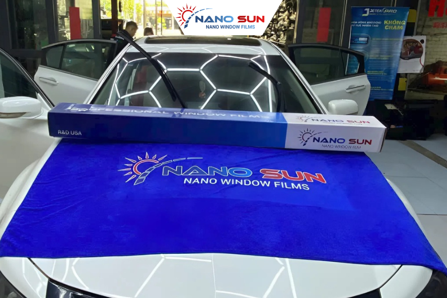 Xe được bàn giao sau khi kiểm tra kỹ lưỡng và vệ sinh sạch sẽ toàn bộ bề mặt kính